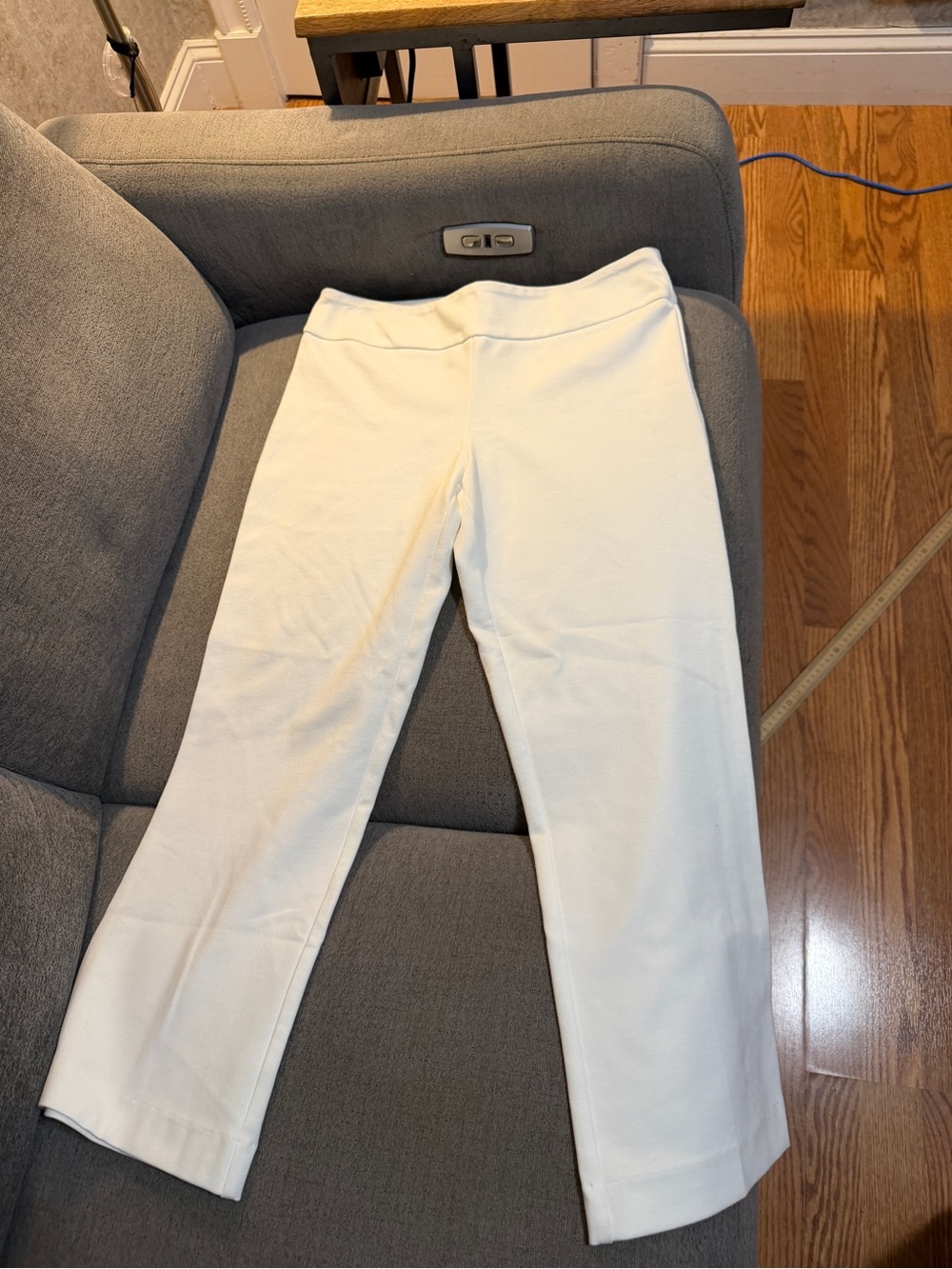 ESTELLE AND FINN BACK SLIT PULL ON PANT - WHITE PIQUE size 4